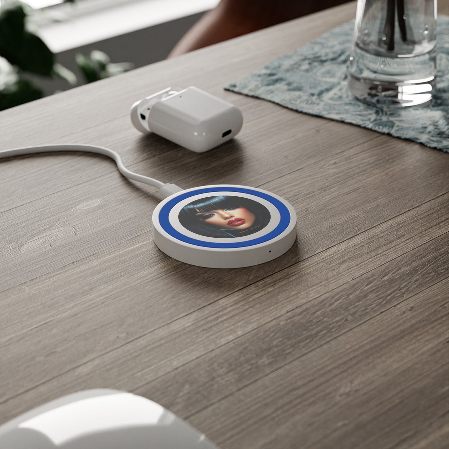 Stylish Wireless Charging Pad with Glamorous Design