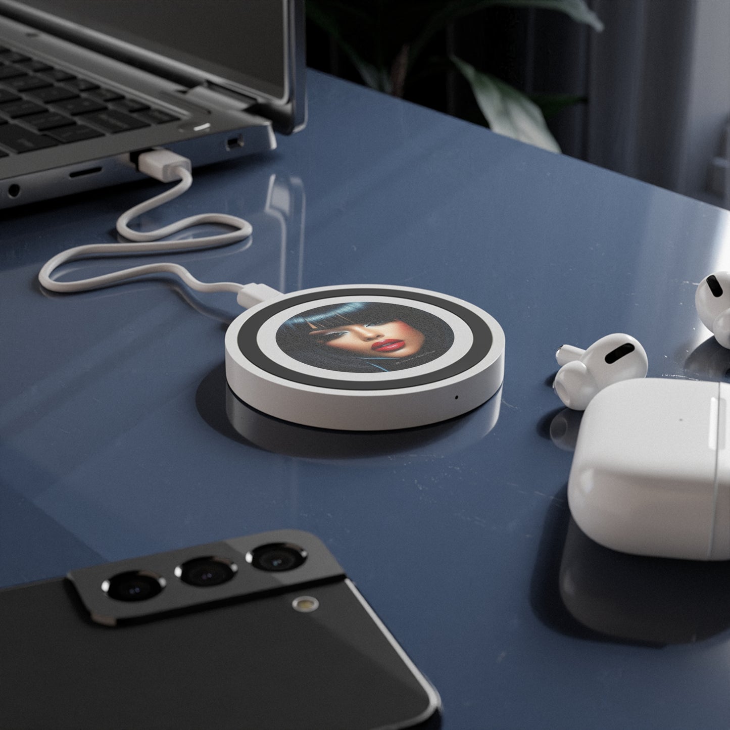 Stylish Wireless Charging Pad with Glamorous Design
