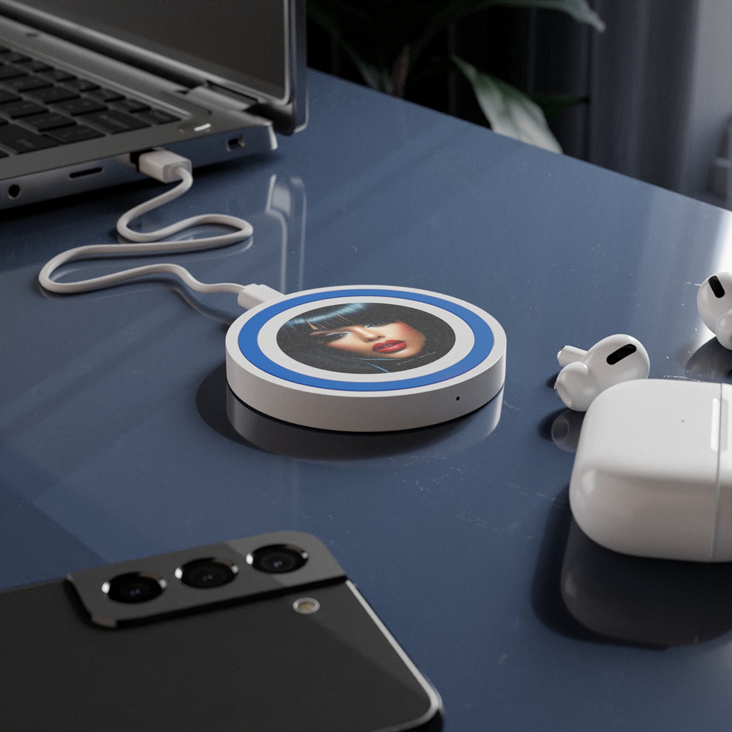 Stylish Wireless Charging Pad with Glamorous Design